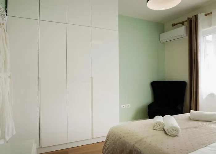 Apartment Chic *
