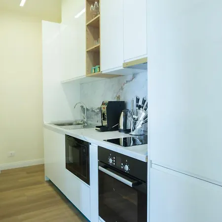 Luxury At Airalbania And Near Blloku Apartment *